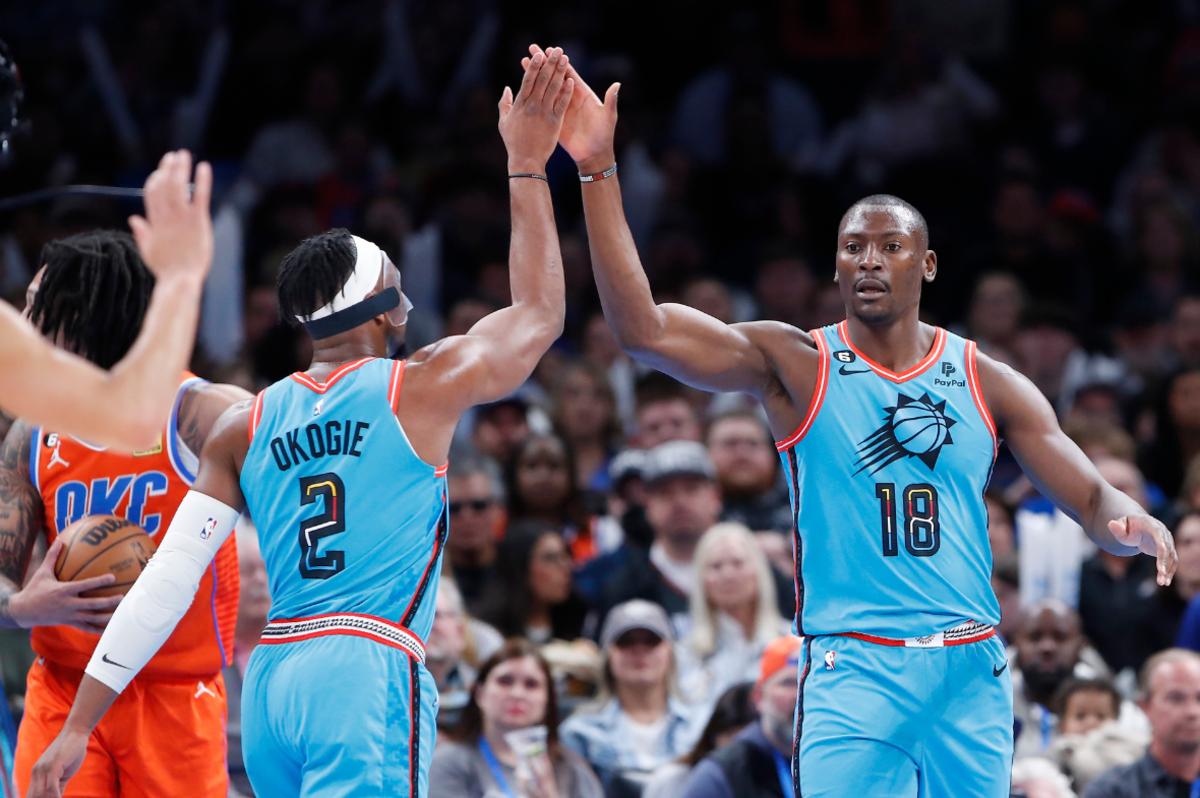 A Thunder 10-0 run in the fourth led to frustrated play from Phoenix as the lead slipped away. Suns bench play will be big down the stretch. 